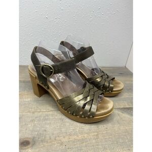 Dansko Women's  39 / 8 Dawson Sandals  Metallic Tan Leather Block Heel